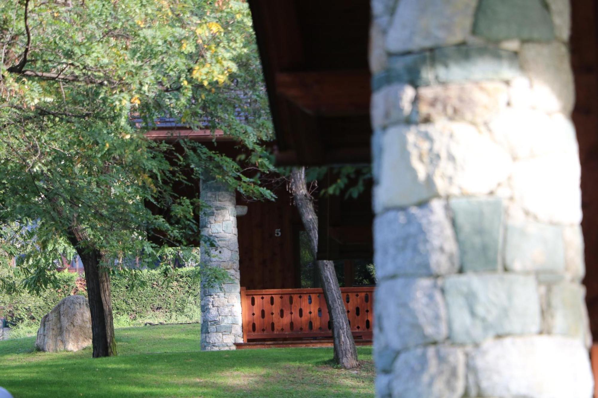 Lazy Bee Camping Village Aosta Exterior photo