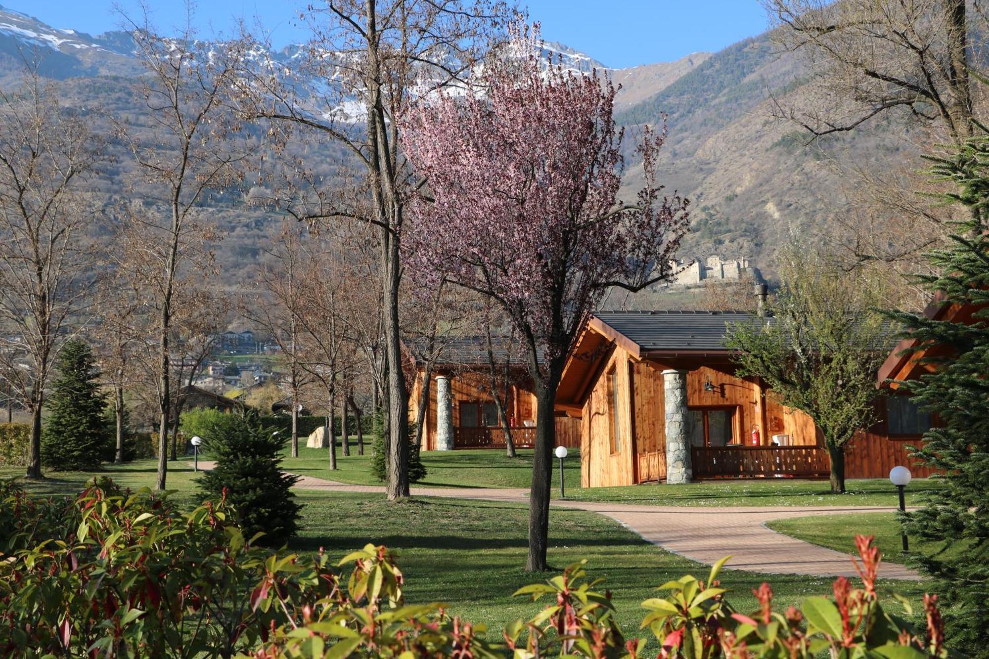 Lazy Bee Camping Village Aosta Exterior photo